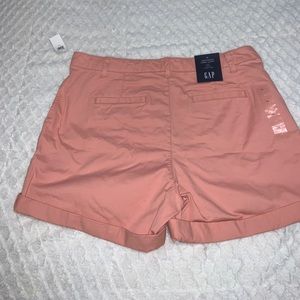 Gap Girlfriend Khaki shorts
